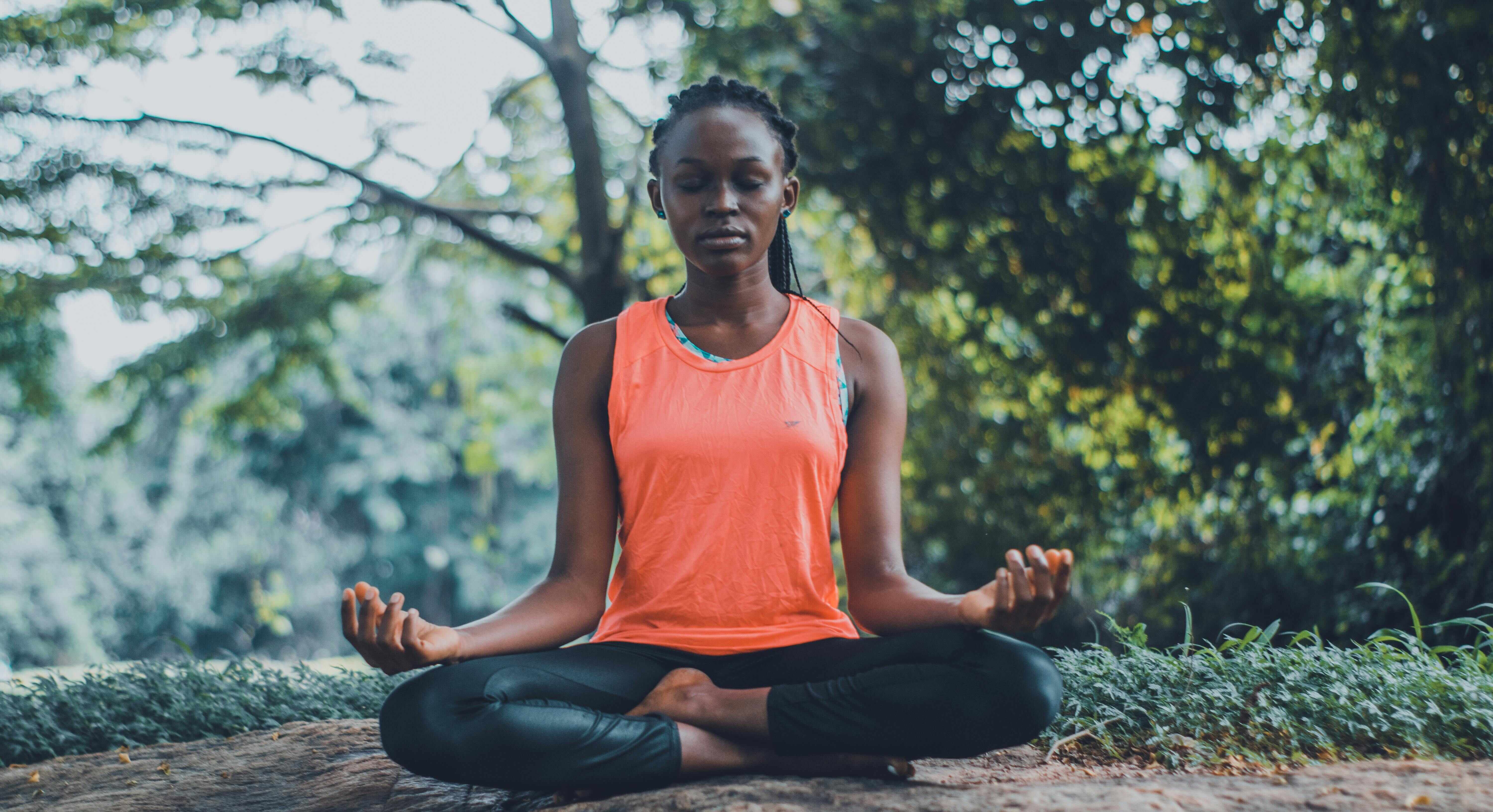 Praktik self-compassion dengan meditasi