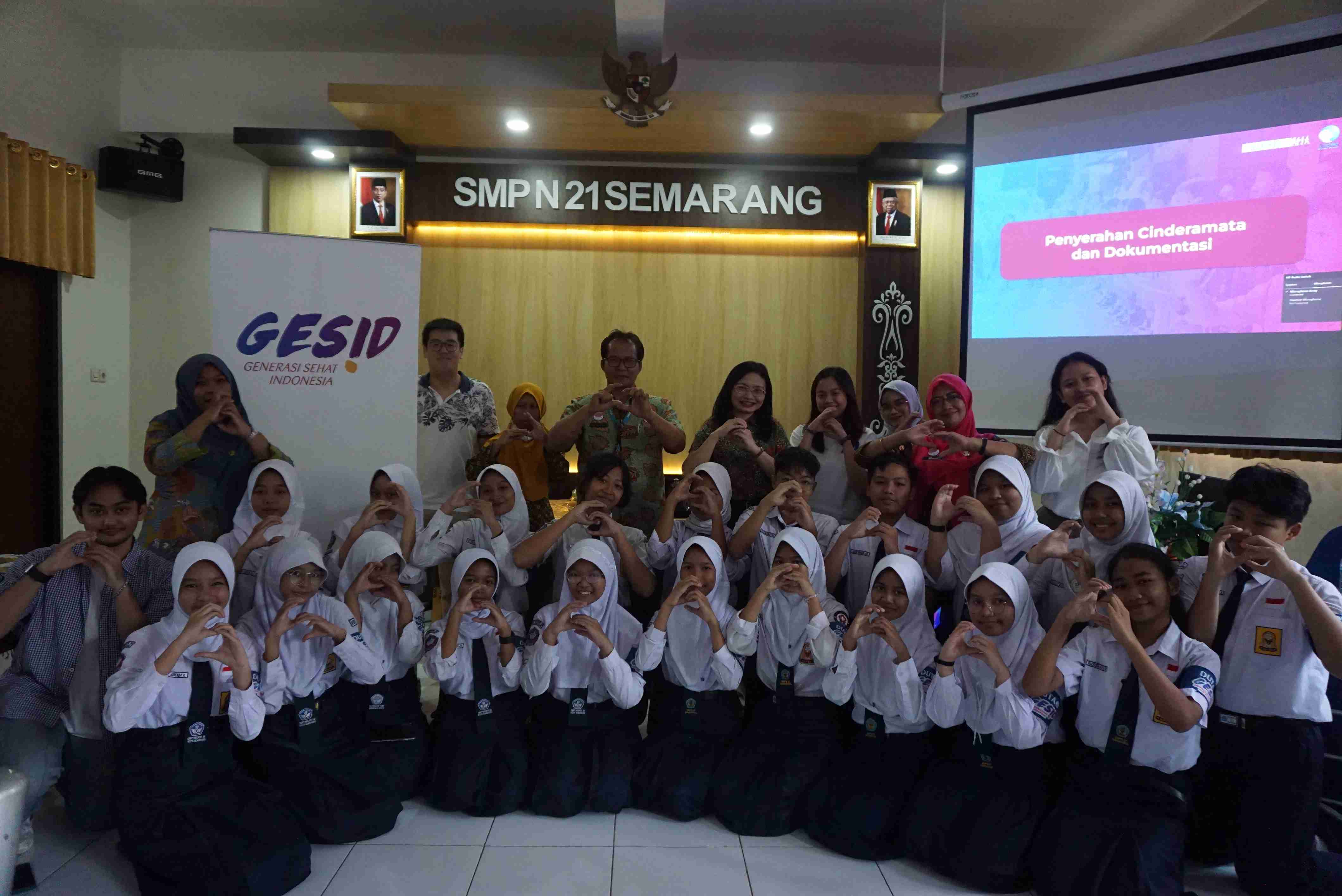 Kegiatan Roadshow di SMPN 21 Semarang dengan berbagai pihak