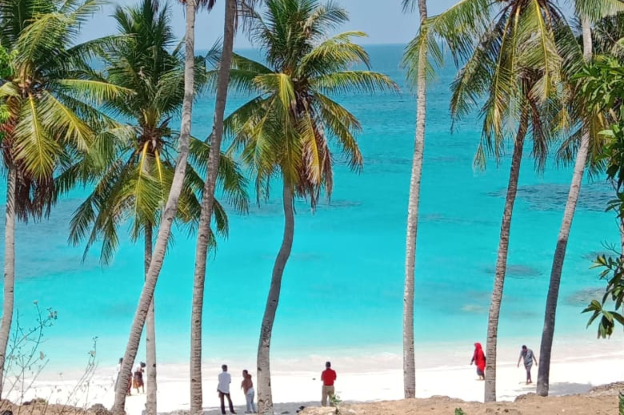 Pantai Uinian | Dokumentasi @melvintakoyyyy