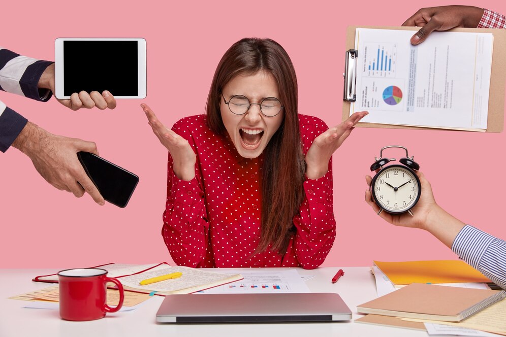 Melepaskan diri dari jeratan multitasking adalah langkah krusial untuk mencapai produktivitas. Multitasking, atau mengerjakan banyak tugas secara simultan, dapat membuat pekerjaan menjadi tidak terstruktur dan menghambat penyelesaian tugas tepat waktu