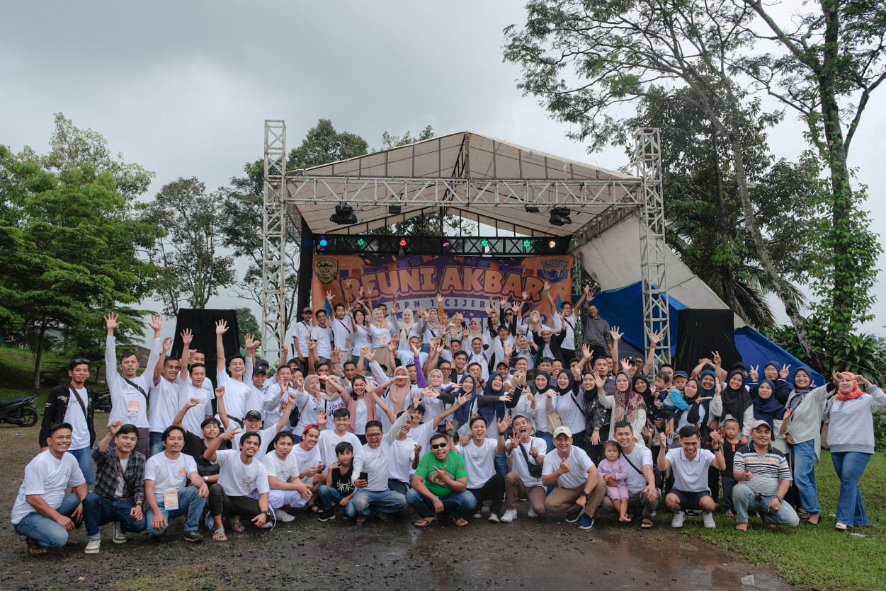 Foto bersama seluruh alumni SMPN 1 Cijeruk | Sumber: Dok. Pribadi Belgi Alhuda