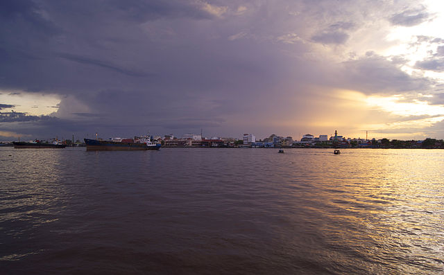 Sungai Sampit © Midori on Wikimedia commons