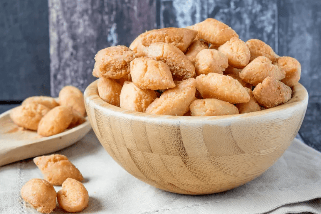 Biji ketapang © Indonesia Travel