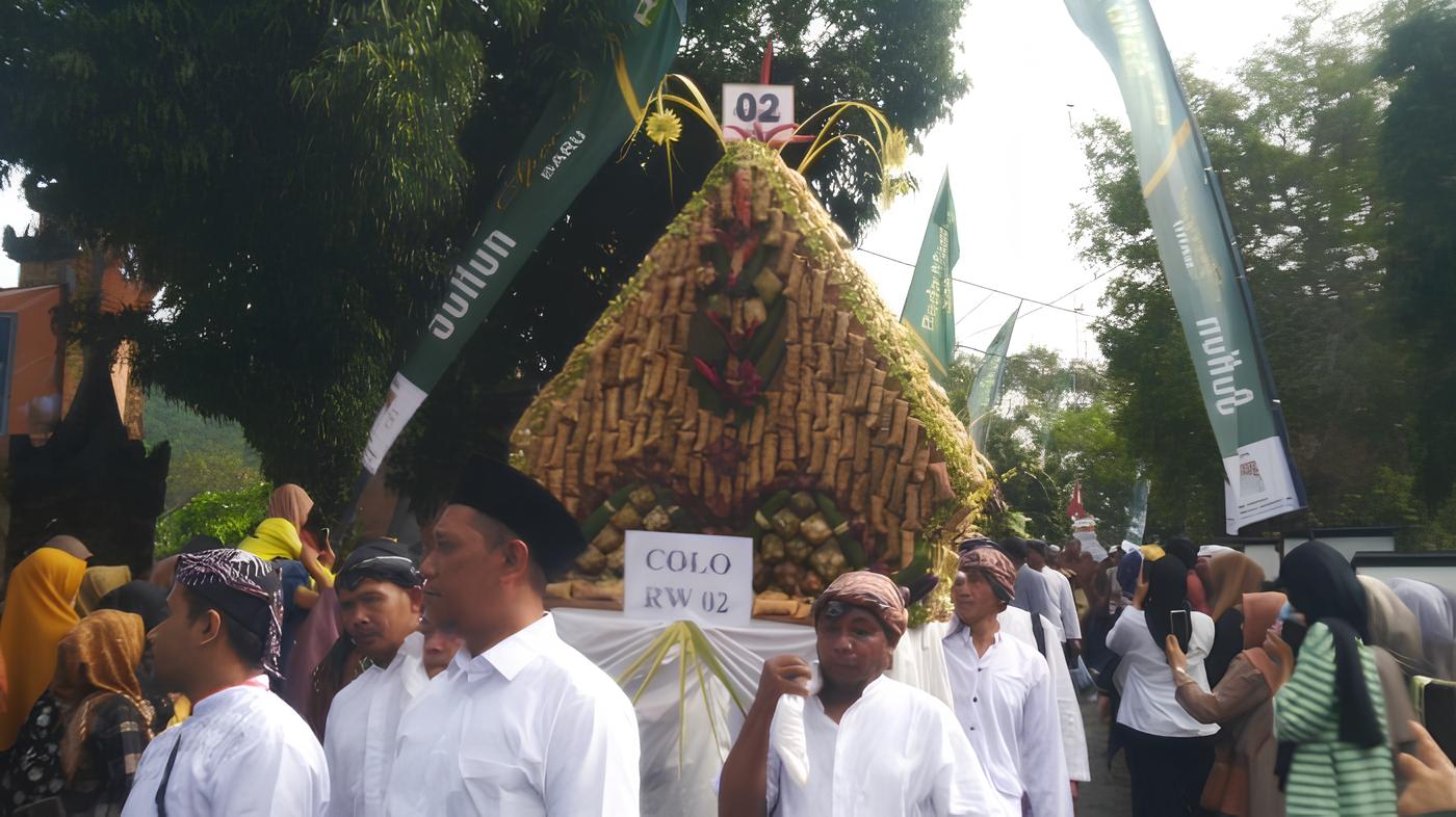 Gunungan ketupat © Tribun Jateng