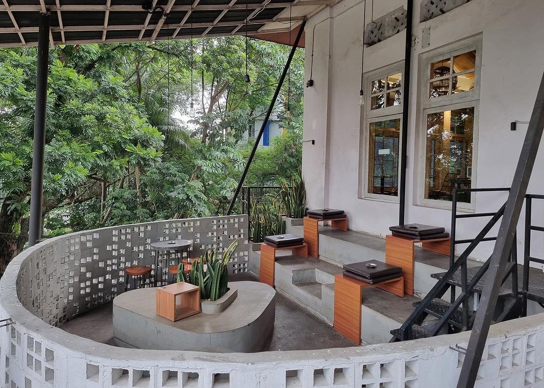 Salah satu spot outdoor KOBA Coffe.id