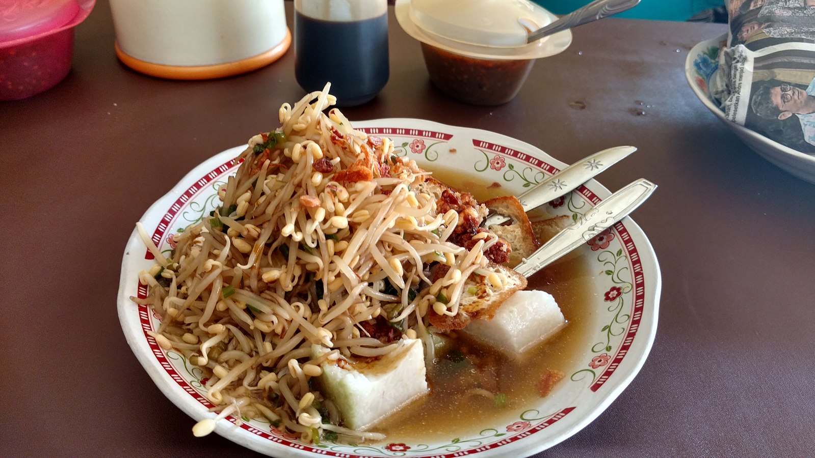Petis Jawa Timur_Lontong Balap
