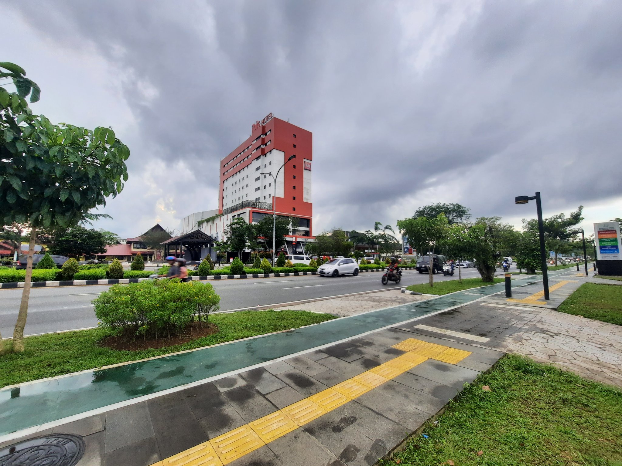 Trotoar di Pontianak. Dok. X/ Fuza Firdaus Zhan