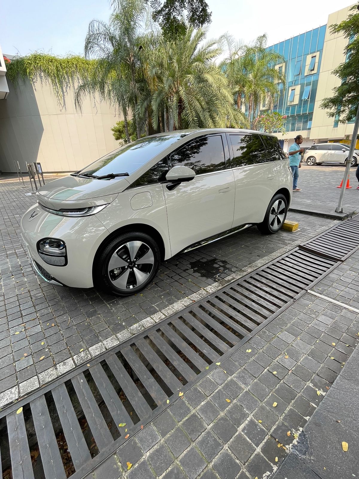Mobil Cloud EV/Rizkykusumo
