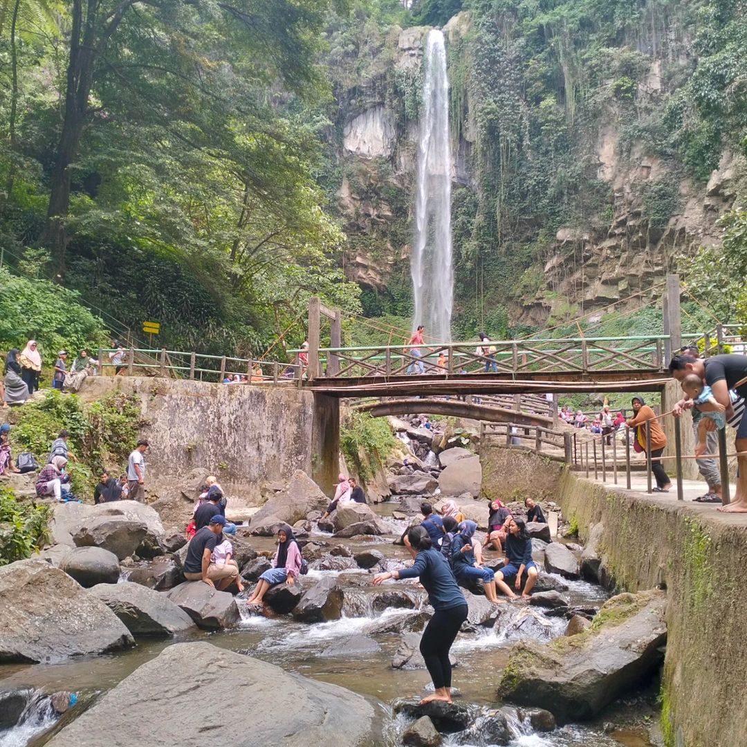 Air terjun Grojogan Sewu Tawangmangu. Foto: Instagram Grojogansewutawangmangu