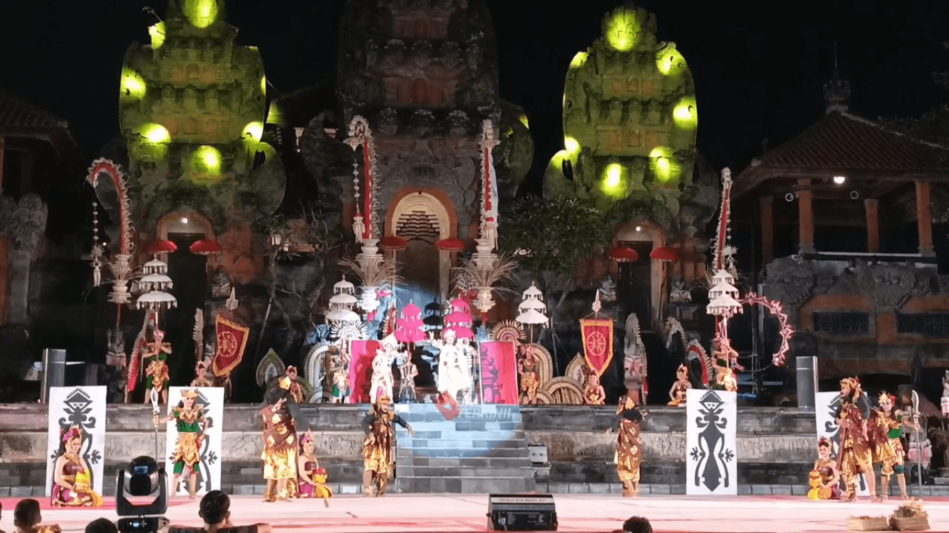 Pertunjukan Sendratari Kolosal Sanggar Paripurna