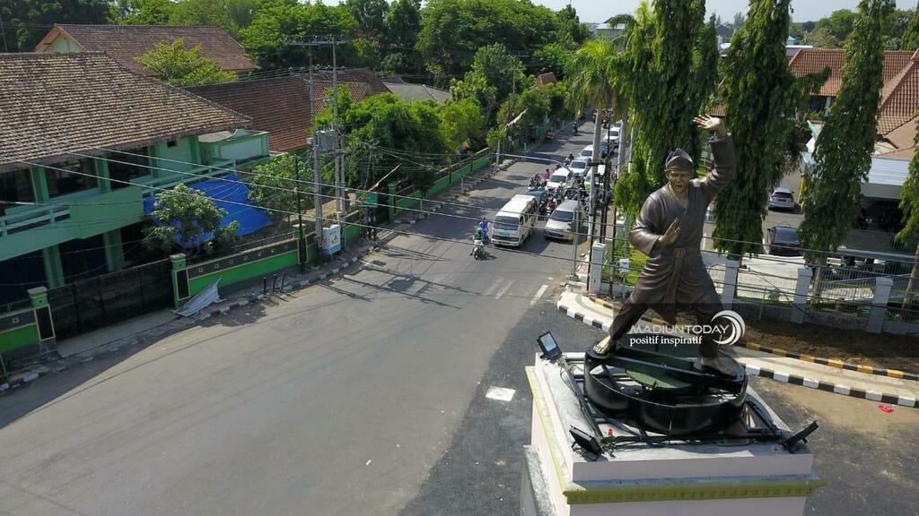Madiun Kota Pendekar_Patung Pendekar