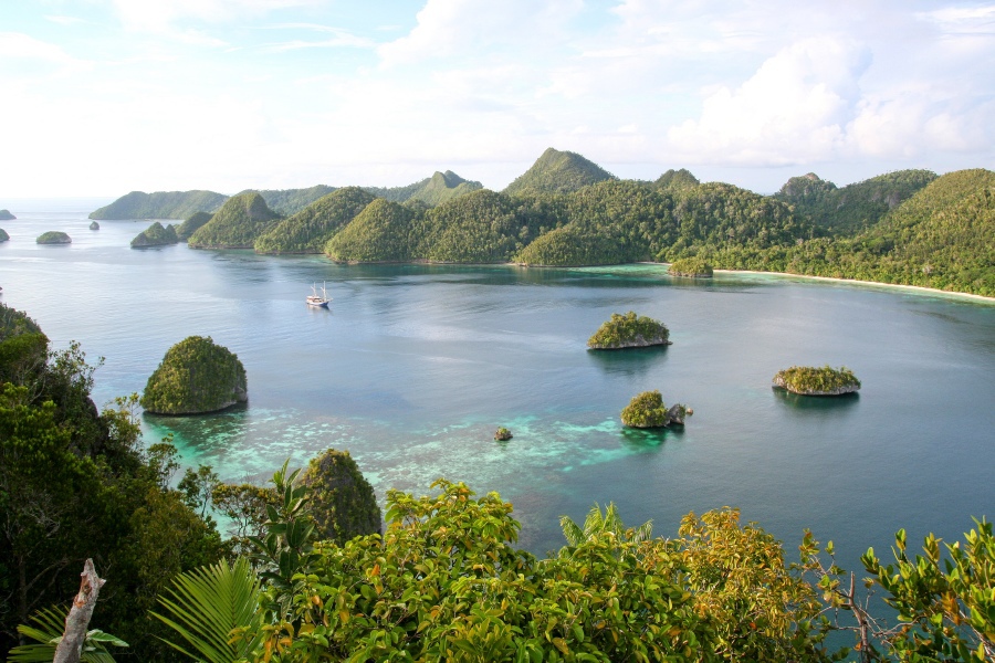 pulau wayag raja ampat papua