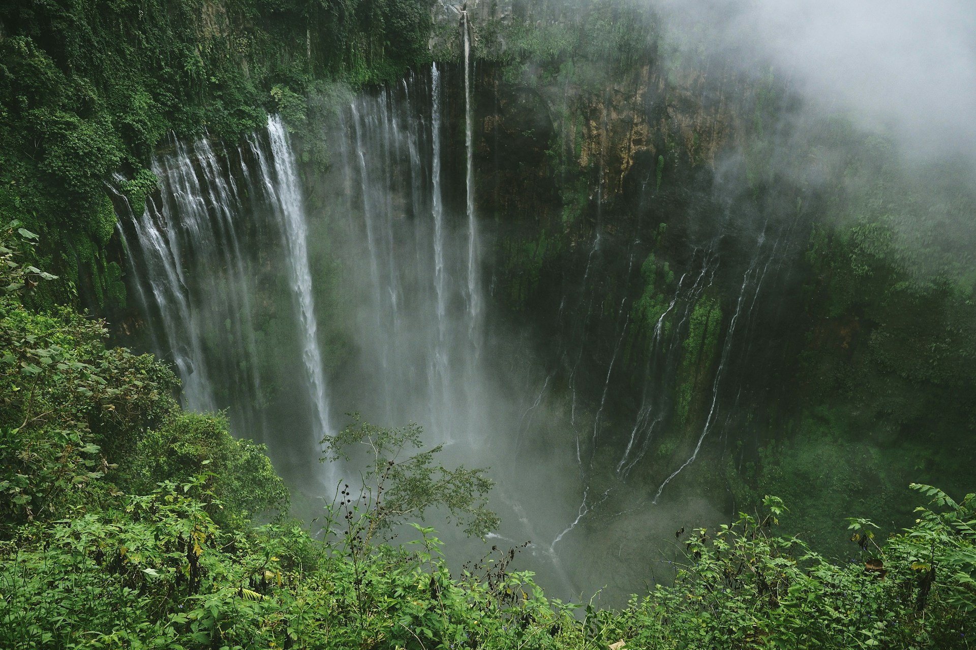 Air Terjun Tumpak Sewu | Foto: Agto Nugroho/Unsplash