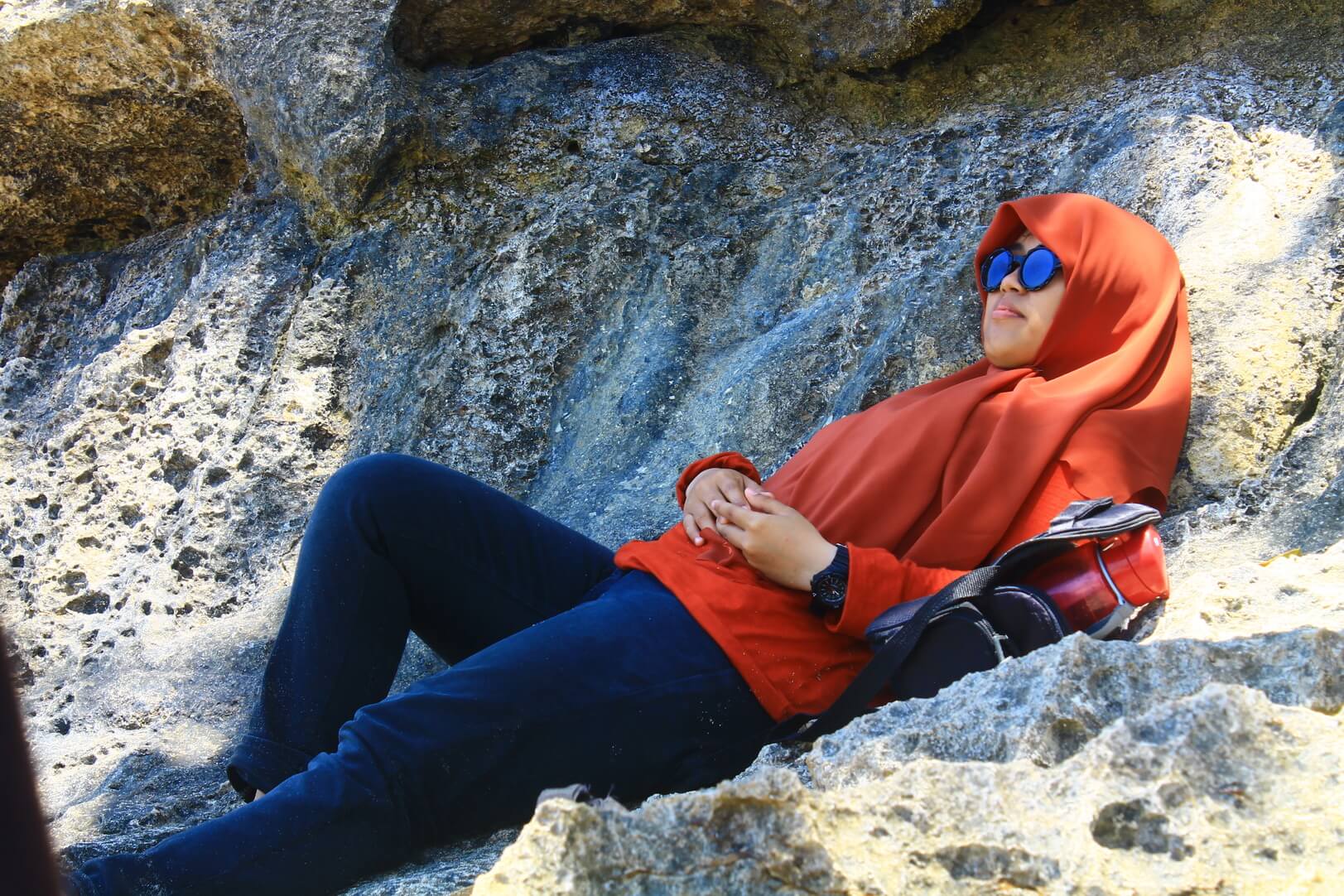 bersantai di pantai dadap Tulungagung