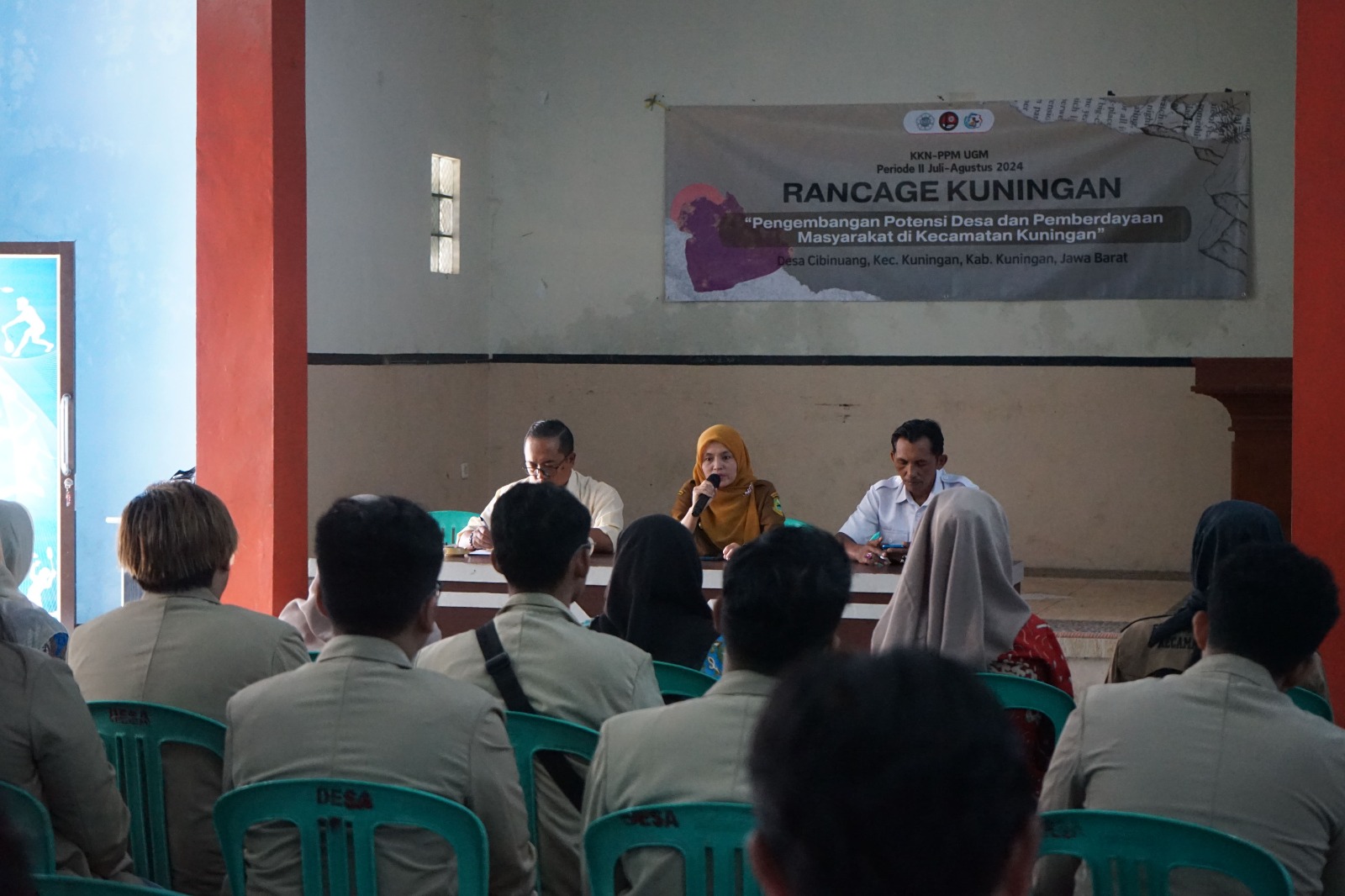 Penerimaan mahasiswa KKN-PPM UGM di Desa Cibinuang | Sumber foto: Dokumetasi Pribadi