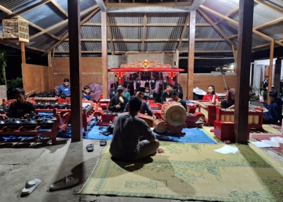 Latihan Karawitan © Dokumentasi Pribadi (Vinda Permata Khairunisa)