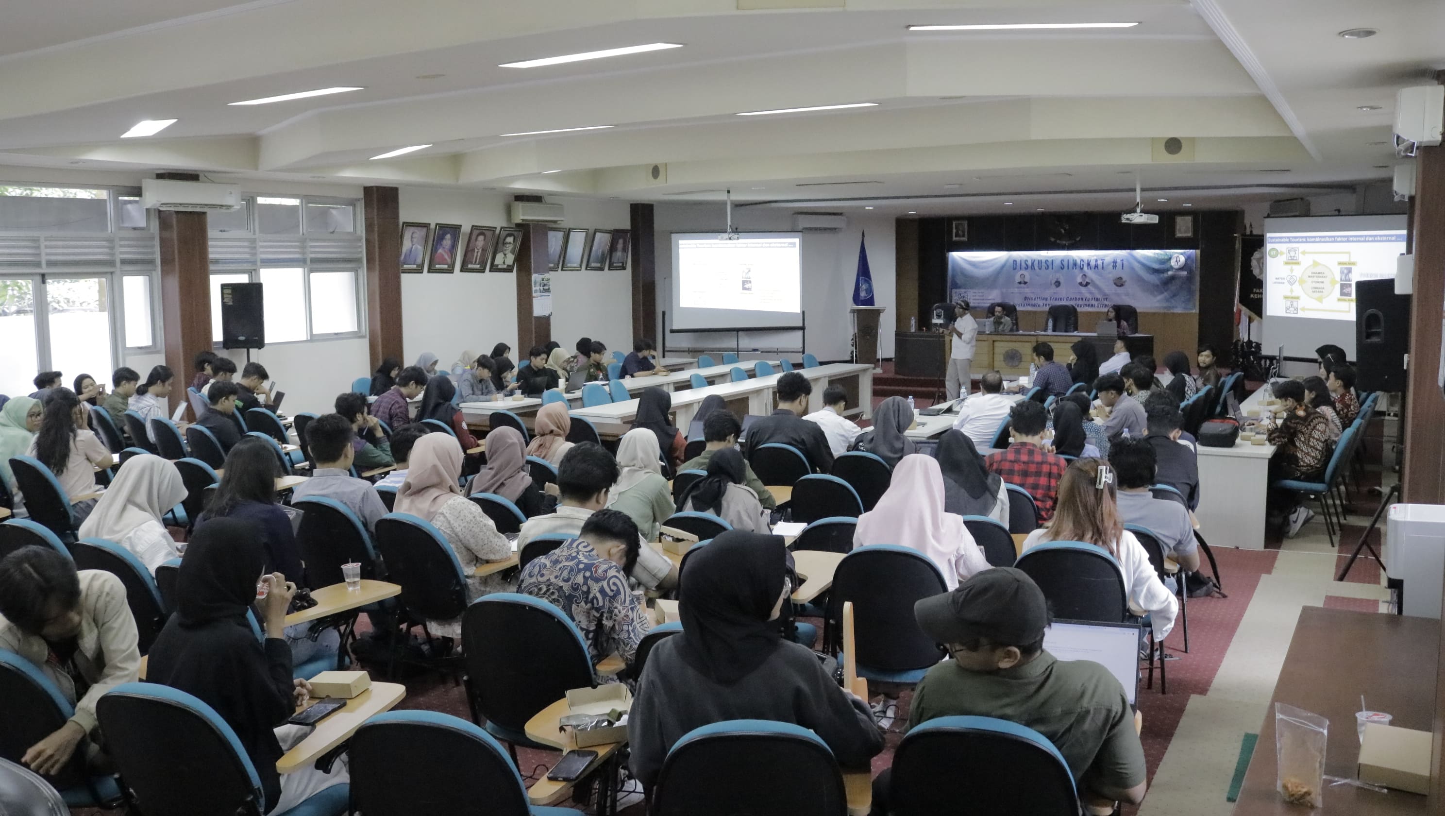 Talkshow dengan tema 