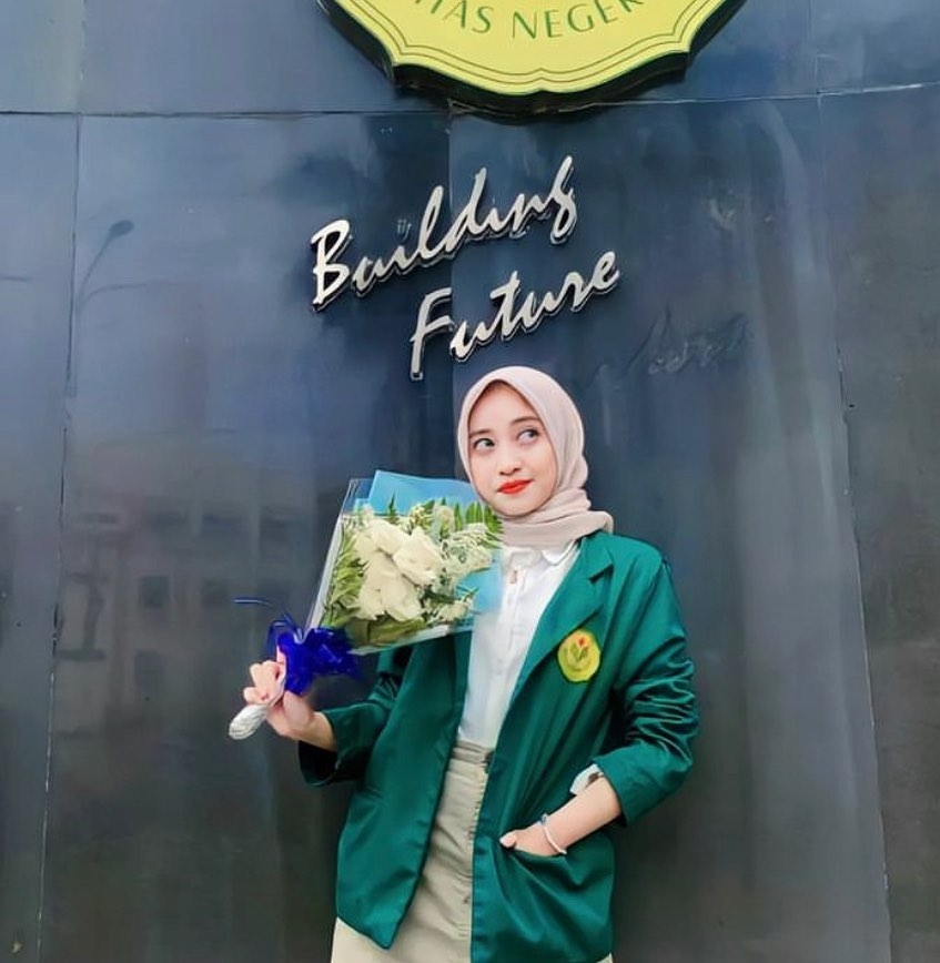 Jas Almamater Universitas Negeri Jakarta| Sumber: ugm.story