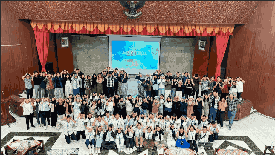 Keterangan Foto: Dokumentasi peserta dan panitia pada acara “Impact Circle x Mondelez International x Open House 2024”