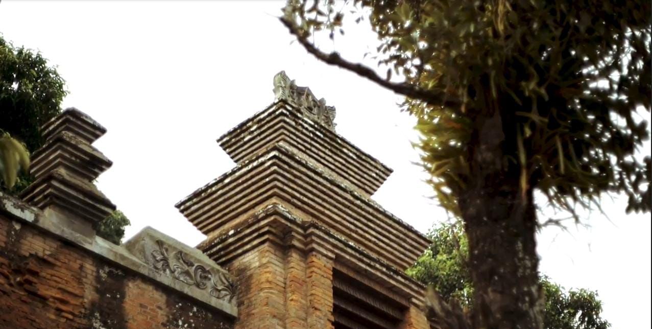 Omah Kalang merupakan rumah khas Kotagede yang dulunya hanya dimiliki oleh orang-orang Kalang yang kaya