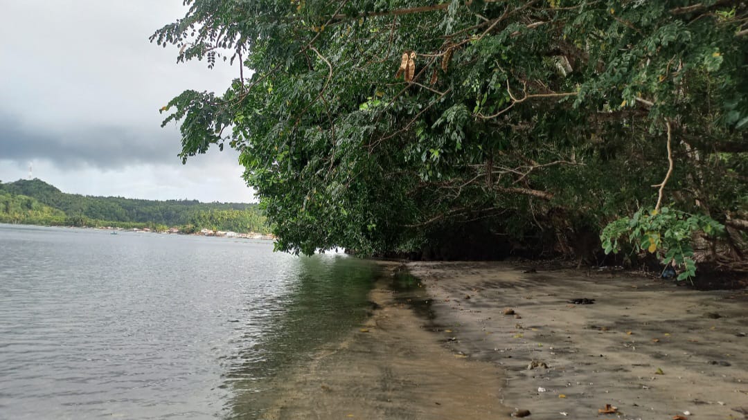 Pantai NaghaSumber: Dokumentasi Pribadi