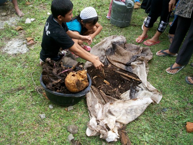 Mangokal Holi| Sumber: merdeka.com