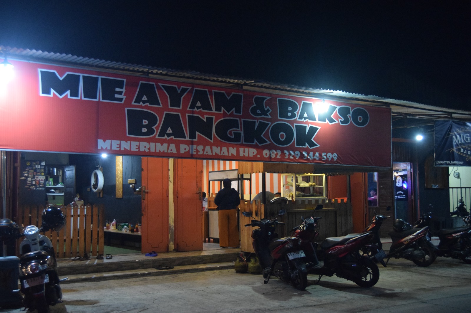 Warung Bakso Bangkok tampak depan