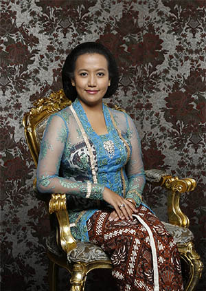 Kebaya Kutubaru. Source: Wikimedia Commons (Tepas Tandha Yekti)