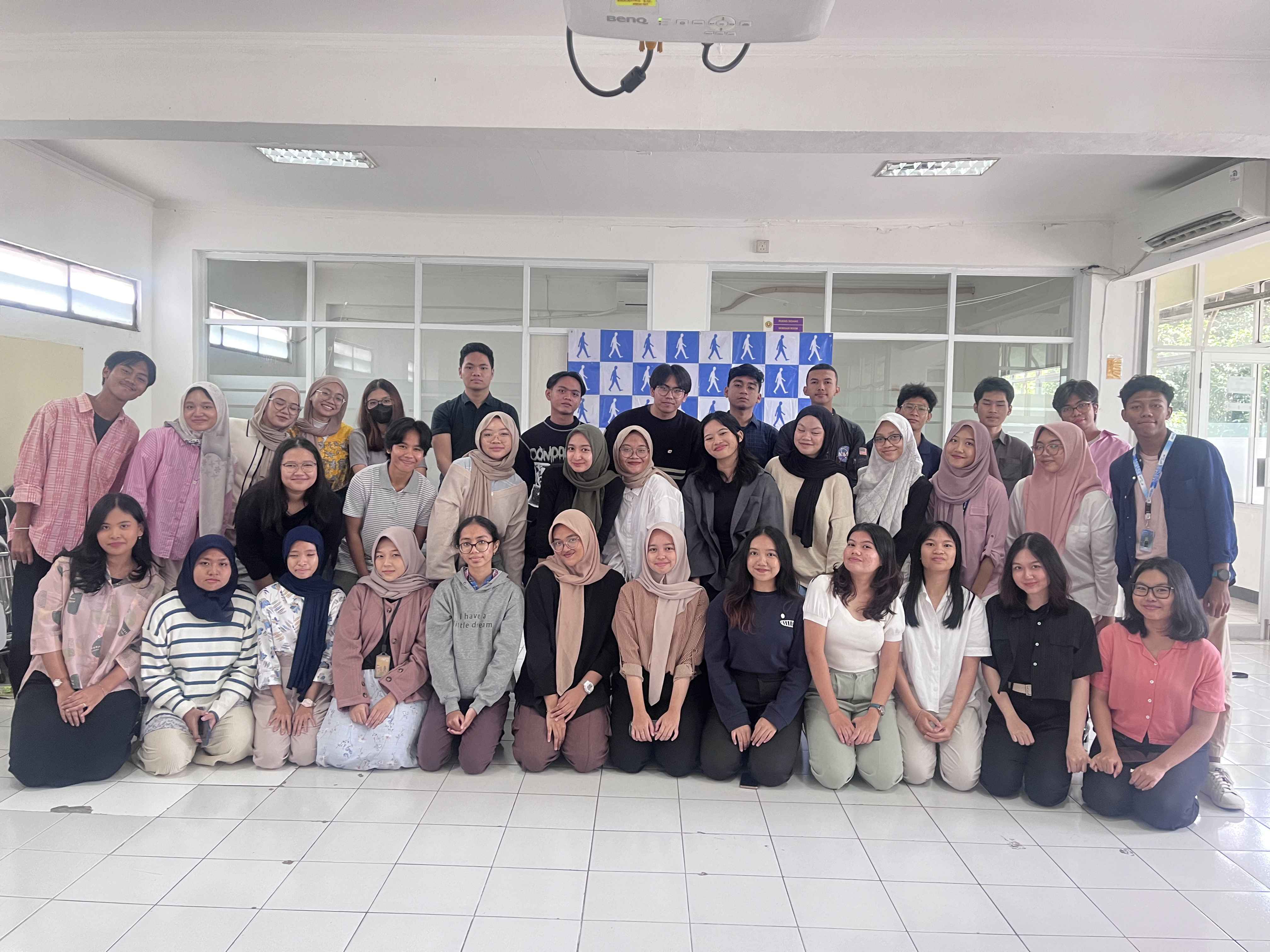 Foto bersama para delegasi AIESEC Future Leaders AIESEC in UPNVJ