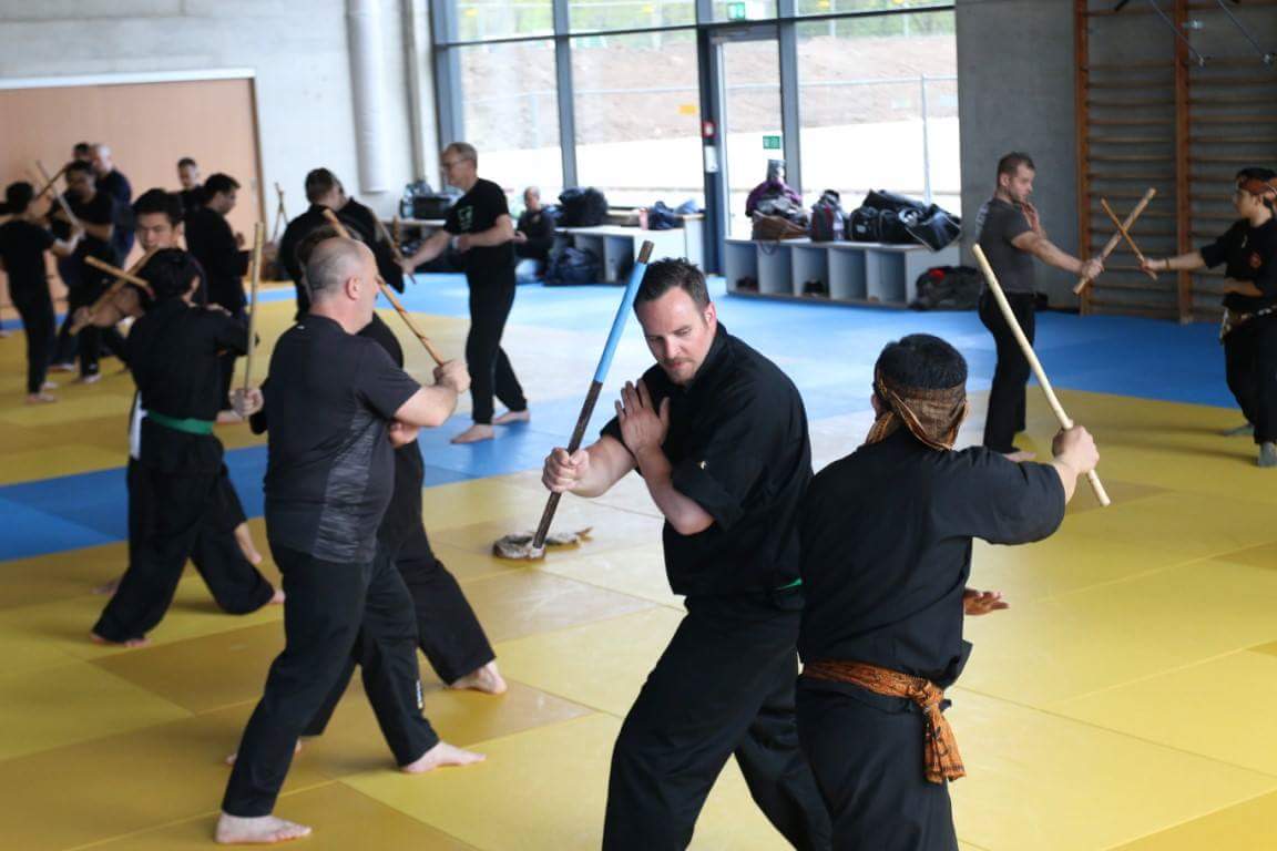 Peserta mencoba jurus Ulin Limbuhan.