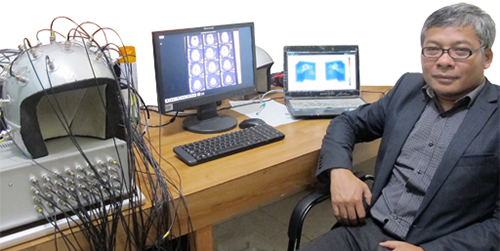 Bapak Warsito Bersama Alat Temuannya