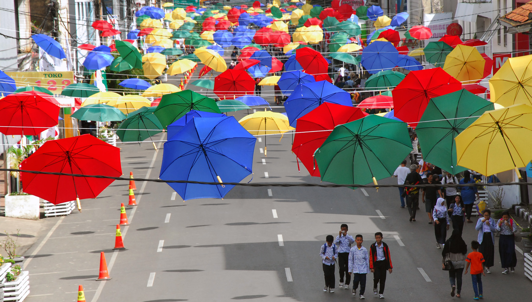 (Jalanan Bandung via wego.co.id)