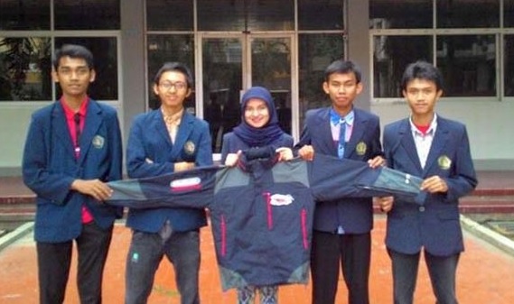Jaket Anti Mengantuk versi SEJSAR yang menjadi pendahulu SIJAR (Foto: Dok. UB via okezone.com)