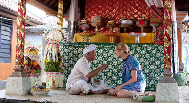 Salah satu adegan di Film Eat,Pray,Love yang diperankan oleh Julia Roberts.