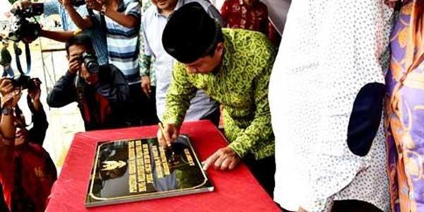 Penandatanganan Prasasti Gerhana (Foto: Rendhik Andika / ANTARA Kalteng)