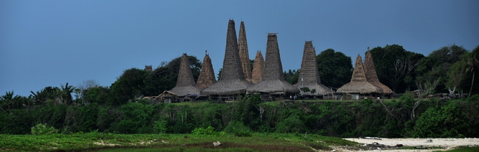 Uma Pangembe, Rumah Adat Ratenggaro (rumahasuh.co.id)